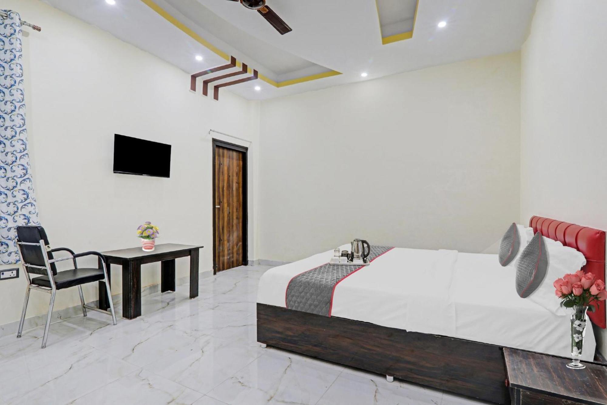Townhouse Relax Inn Chinhat Exterior foto